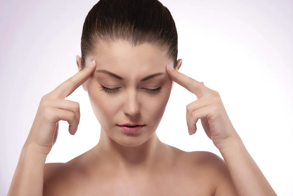 Синдром «усталой кожи»: как стресс влияет на лицо и почему маски тут не помогут